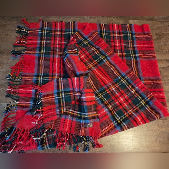 Royal Stewart Other - Royal Stewart UK Woven 100% Wool Tartan Fringe Blanket